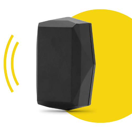 Een zwarte GPS-tracker met een geel signaleringspictogram.