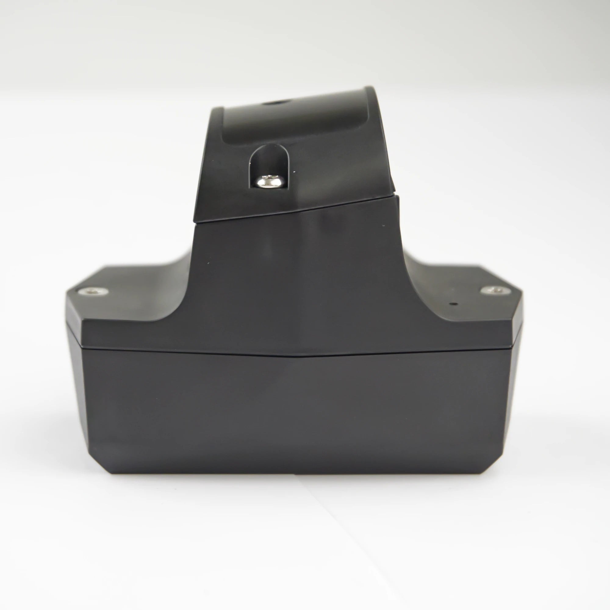De Gemstone GPS-tracker, gezien vanaf de zijkant, afgebeeld op een effen witte achtergrond.