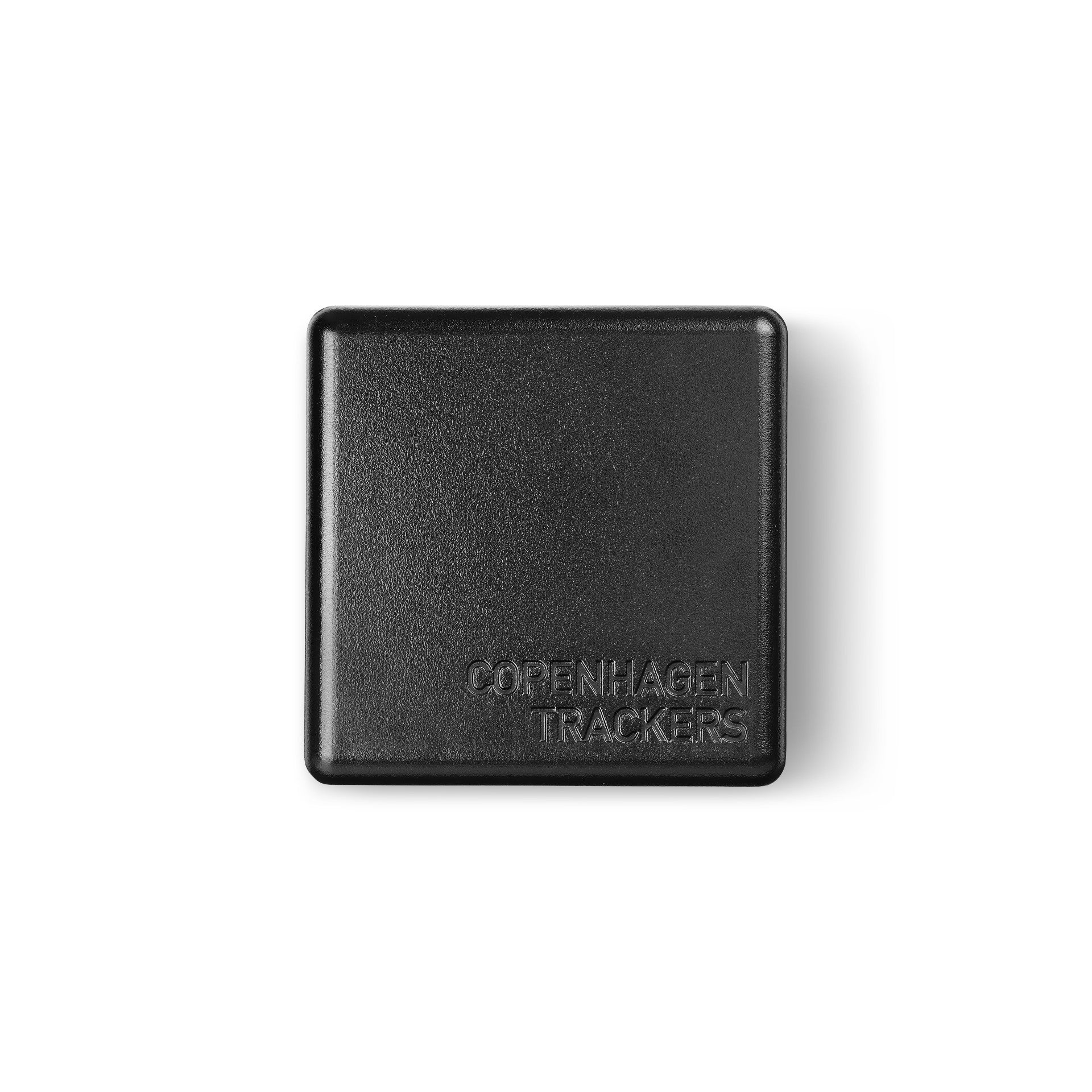 Parte anteriore del localizzatore GPS Cobblestone con sfondo bianco