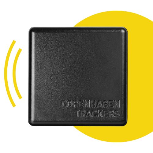 Tracciatore GPS Cobblestone con cerchio giallo sullo sfondo e strisce di connessione a sinistra.