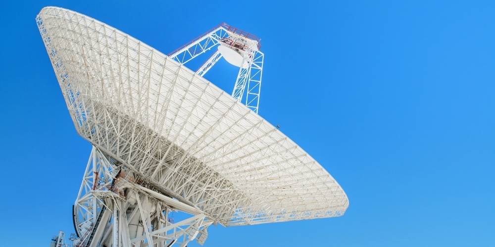 Hvorfor våre sporere bruker GNSS og WiFi – og hvorfor det er viktig for flåten din